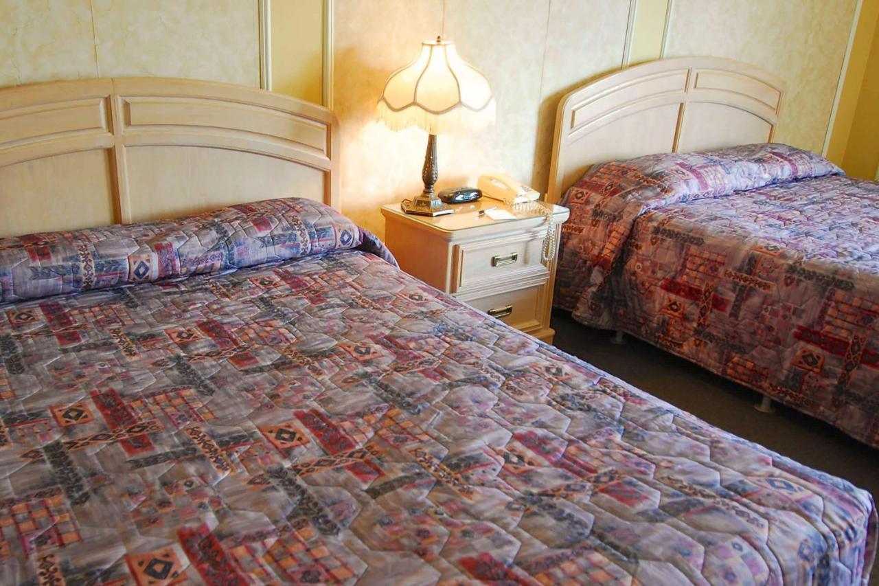 Hotel Travelodge By Wyndham Victoriaville Exteriör bild