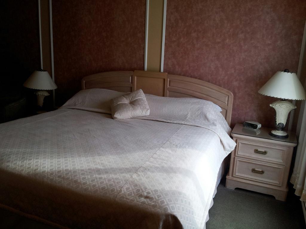 Hotel Travelodge By Wyndham Victoriaville Exteriör bild