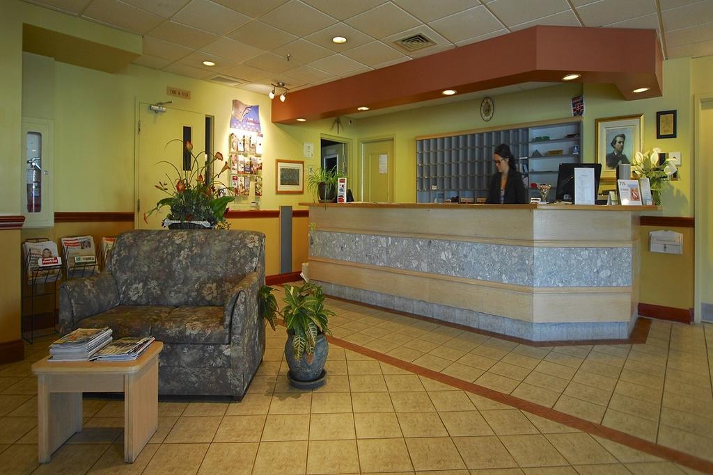 Hotel Travelodge By Wyndham Victoriaville Exteriör bild
