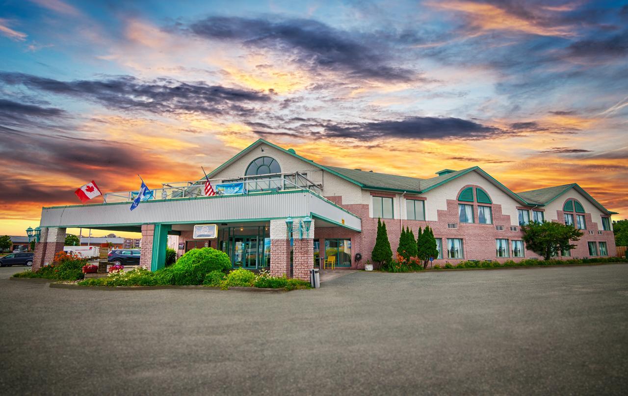 Hotel Travelodge By Wyndham Victoriaville Exteriör bild